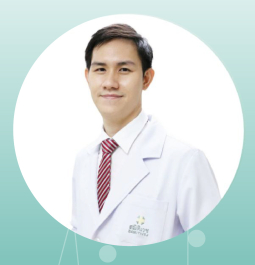 นพ.ชาญสิริ เสกสรรค์วิริยะ